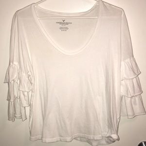 American Eagle white tee